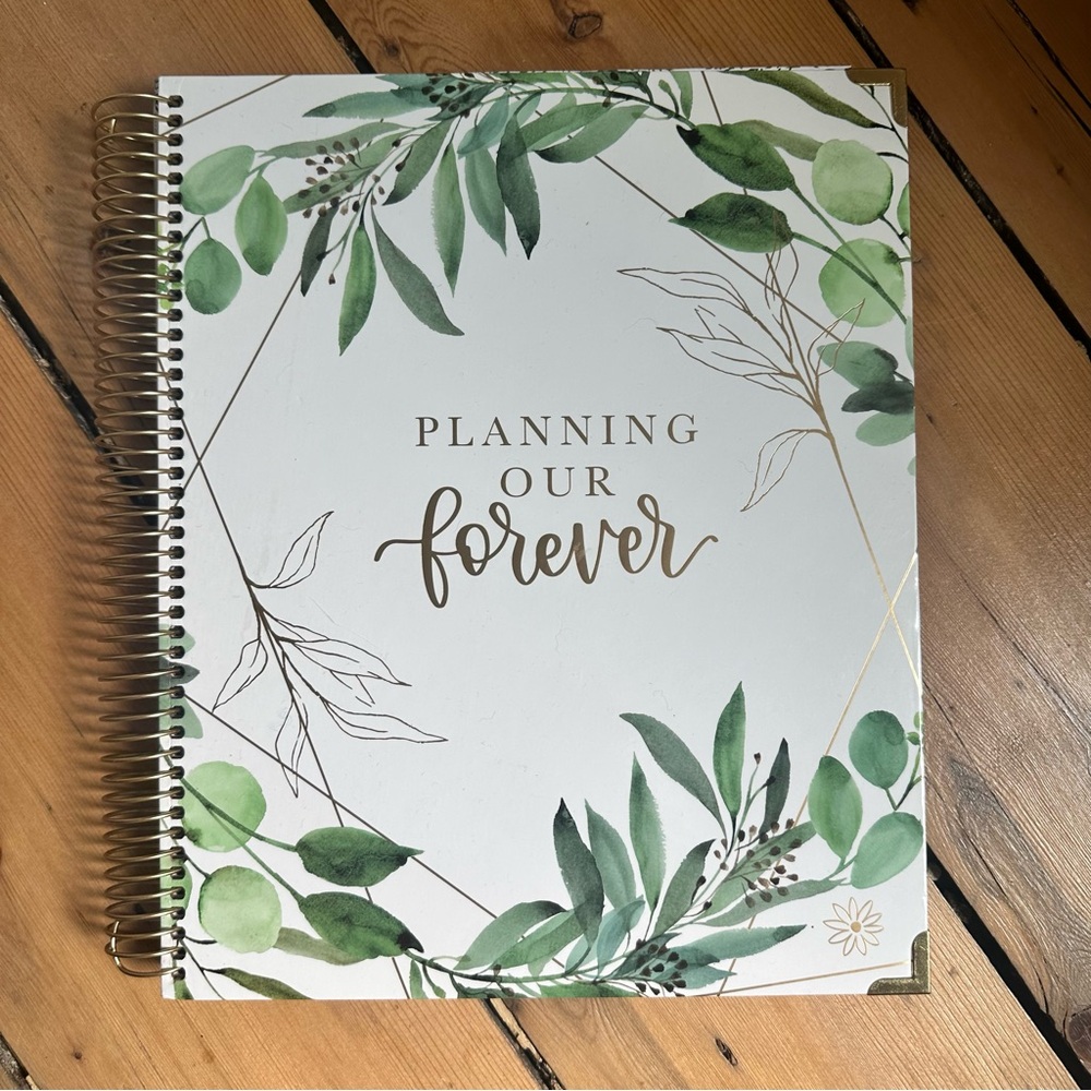 DONATING TOMORROW✨NWT✨ Wedding Planner Book